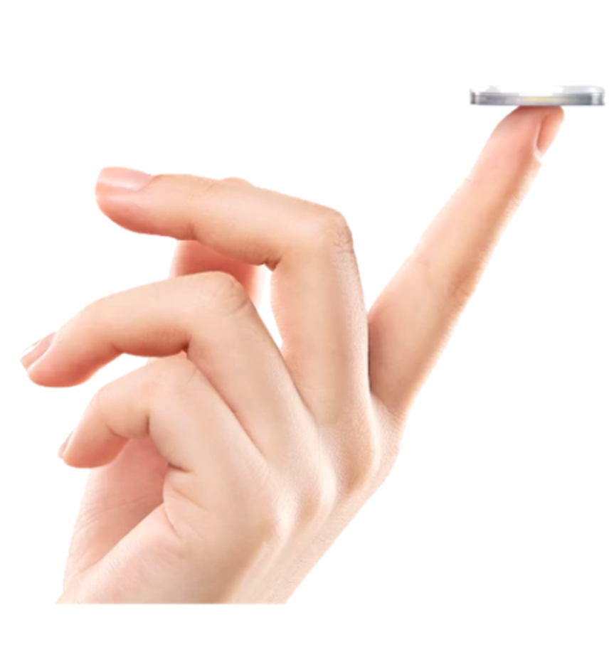 Сензорът LinX M1 върху пръст